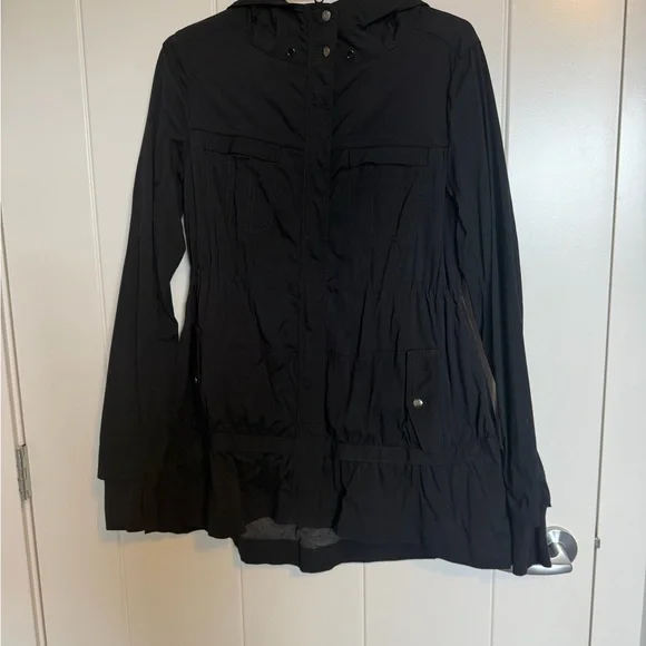 Lululemon jacket - Picture 1 of 2